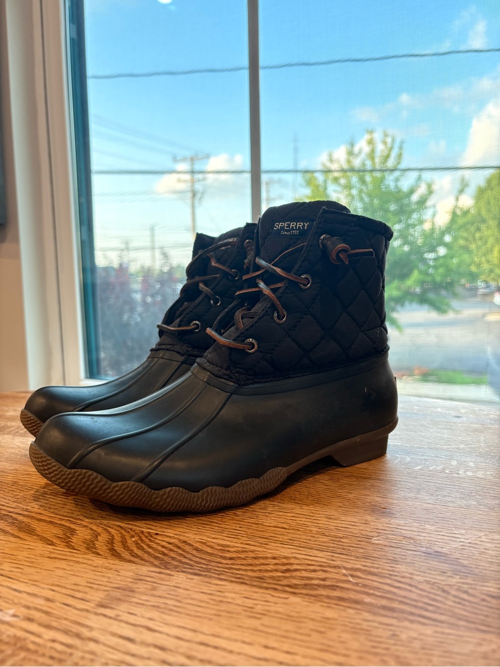 Sperry Women's Saltwater Quilted Black Duck Boots